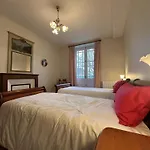 Maison De Charme Avec Grand Jardin, Au Coeur D'un Village Proche De Nevers - Fr-1-489-556 *
