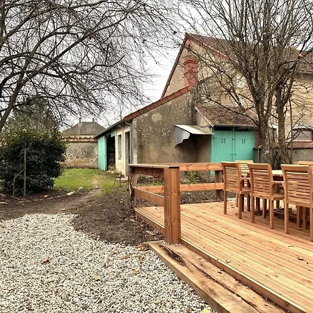 Maison Authentique Avec Grand Jardin Et Confort Moderne A - Fr-1-489-556 * Lurcy-Levis