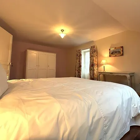 Holiday home Maison Authentique Avec Grand Jardin Et Confort Moderne A - Fr-1-489-556