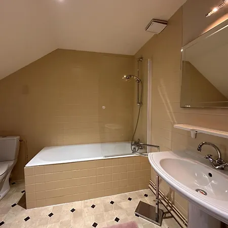 Holiday home Maison Authentique Avec Grand Jardin Et Confort Moderne A - Fr-1-489-556 *