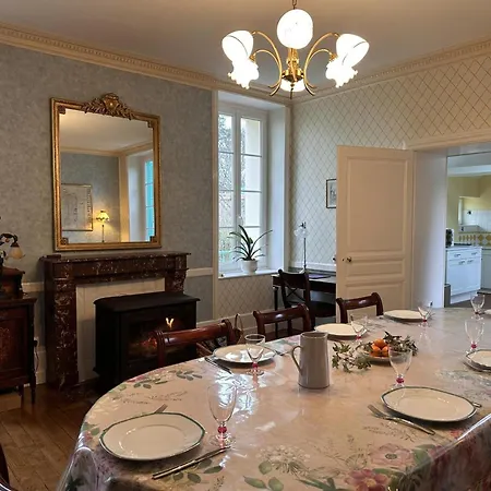 Maison De Charme Avec Grand Jardin, Au Coeur D'un Village Proche De Nevers - Fr-1-489-556 *