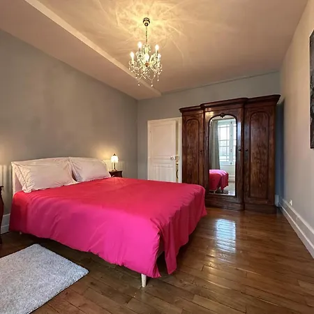 Maison De Charme Avec Grand Jardin, Au Coeur D'un Village Proche De Nevers - Fr-1-489-556 Lurcy-Lévis